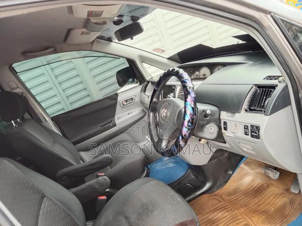 Toyota Voxy 2003 Silver