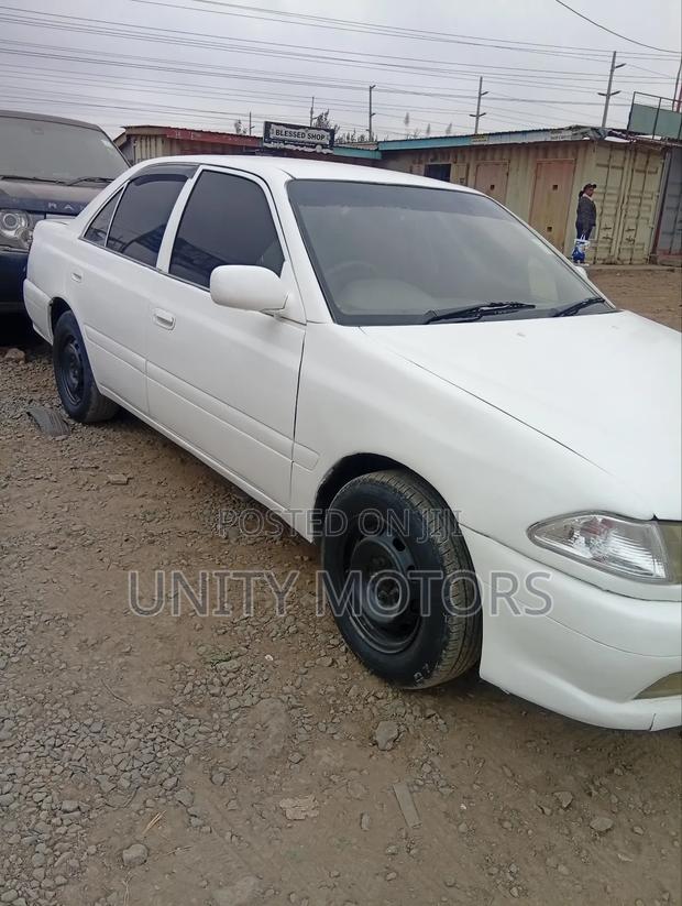 Toyota Carina 2000 White