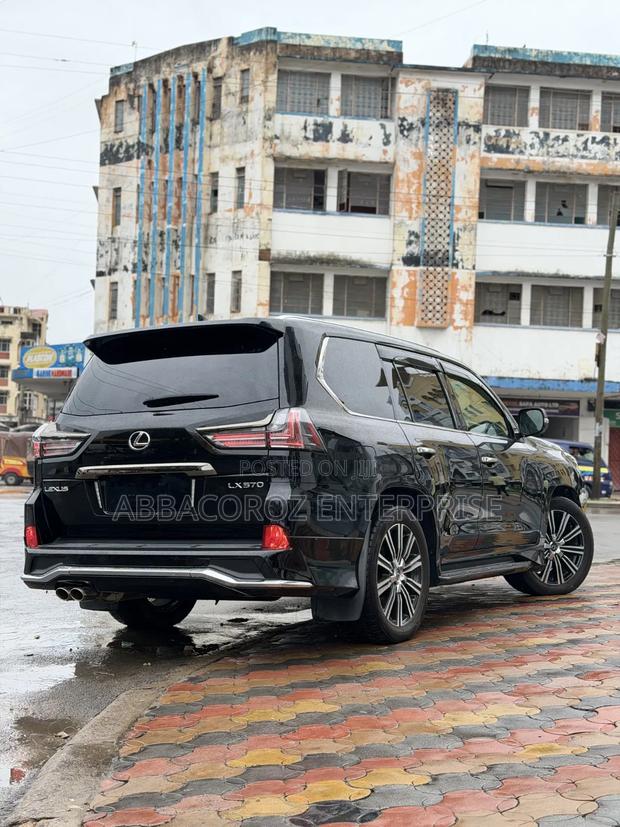 Lexus LX 2020 Black