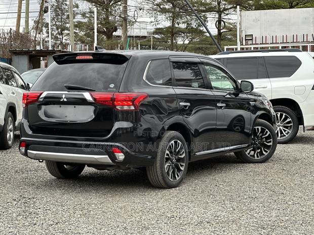 Mitsubishi Outlander 2.0 PHEV AWD 2017 Black
