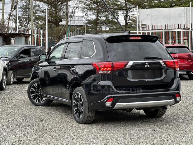 Mitsubishi Outlander 2.0 PHEV AWD 2017 Black