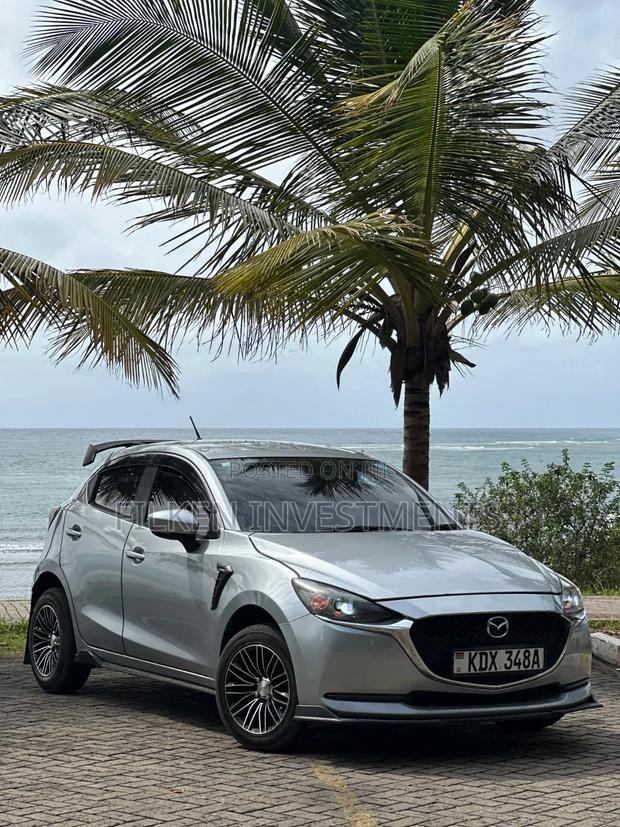 Mazda 2 2020 Silver