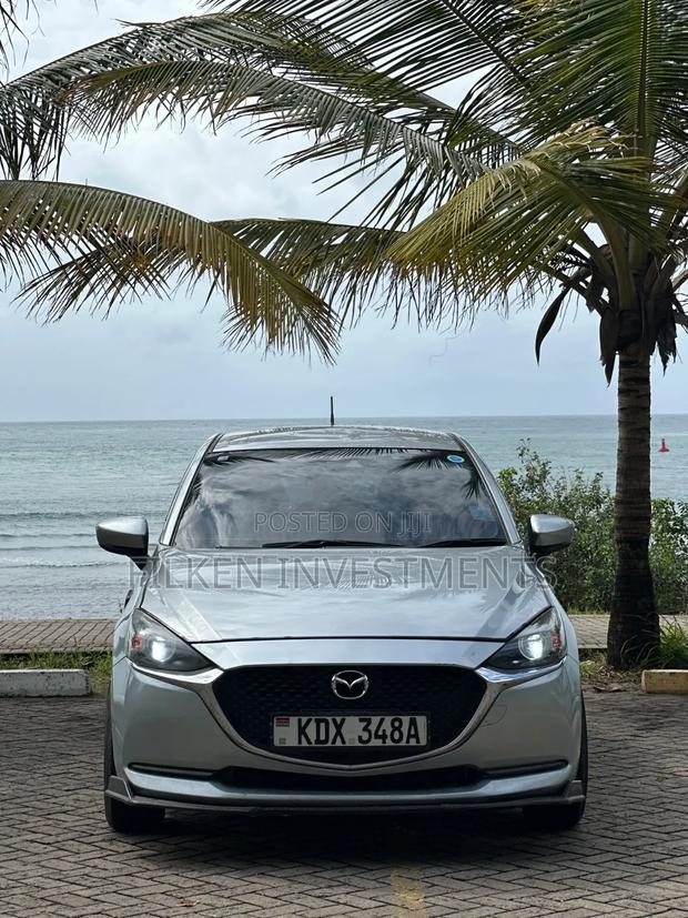 Mazda 2 2020 Silver