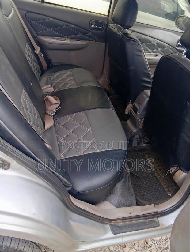 Nissan Sunny 2005 Silver