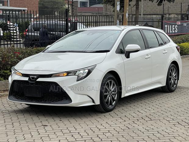 Toyota Corolla Touring 2019 White