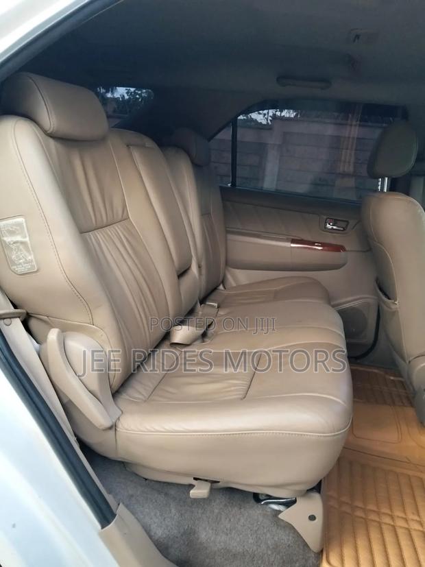 Toyota Fortuner 4.0 AWD 2007 White