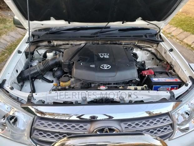 Toyota Fortuner 4.0 AWD 2007 White