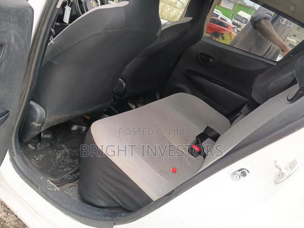 Toyota Vitz 2011 White