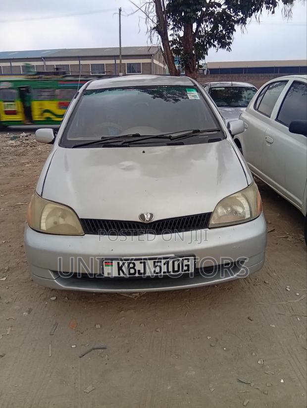 Toyota Platz 2003 Silver