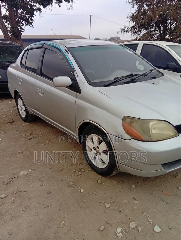 Toyota Platz 2003 Silver