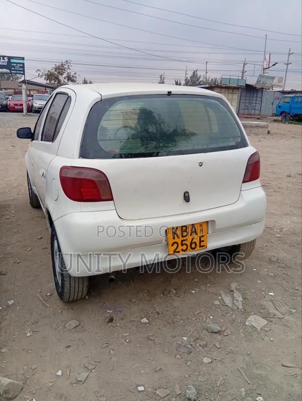 Toyota Vitz 2002 White
