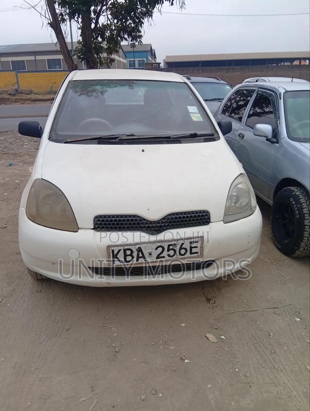 Toyota Vitz 2002 White
