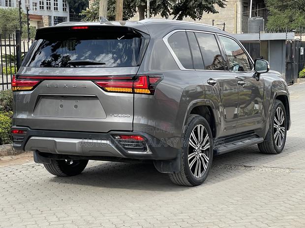 Lexus LX 600 2022 Gray