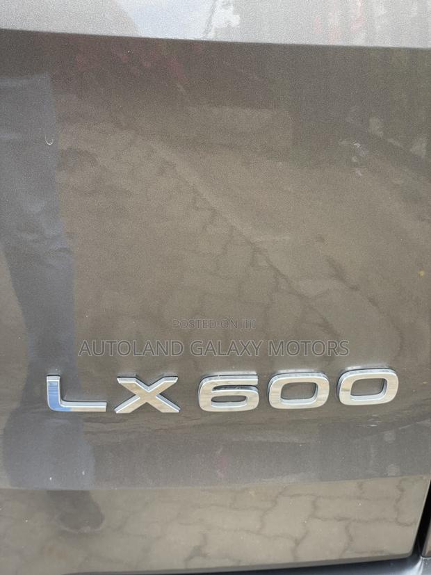 Lexus LX 600 2022 Gray