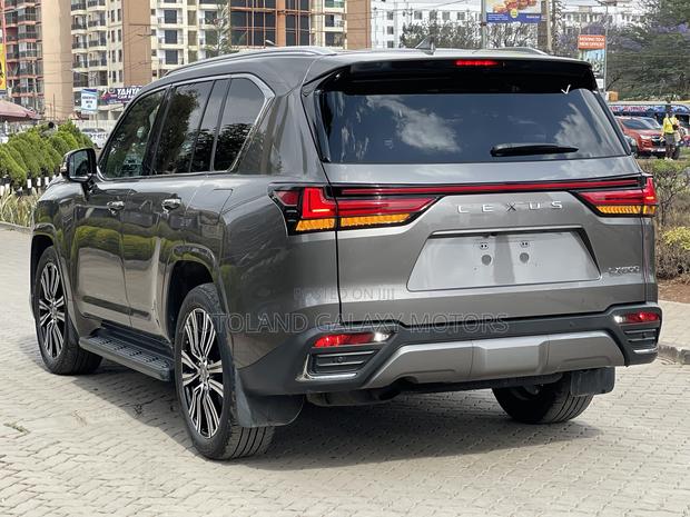 Lexus LX 600 2022 Gray