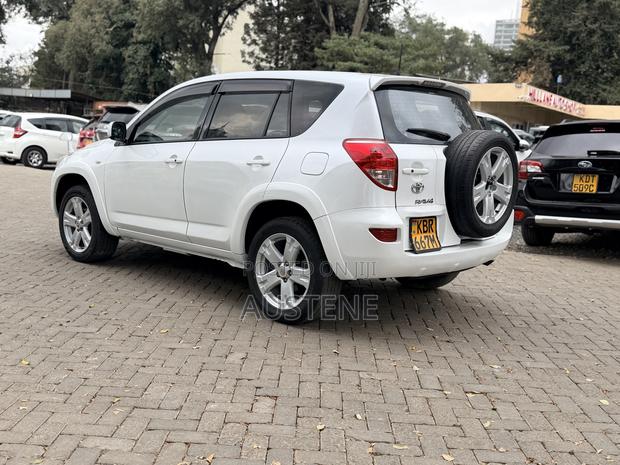Toyota RAV4 2006 White