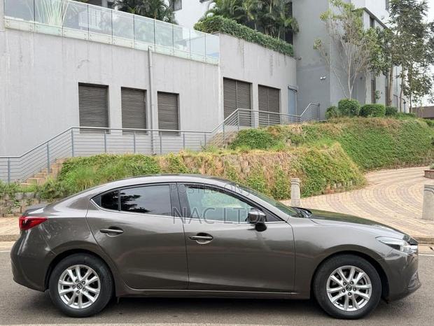 Mazda Axela 2018 Gray