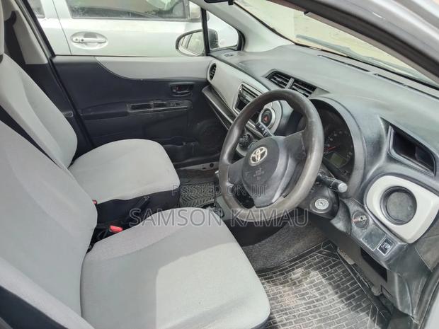 Toyota Vitz 2012 Silver