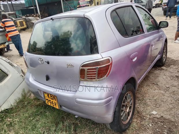 Toyota Vitz 2006 Silver