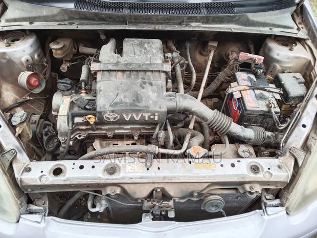 Toyota Vitz 2006 Silver
