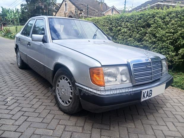 Mercedes-Benz 200E 1992 Silver