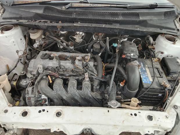 Toyota Vitz 2004 White