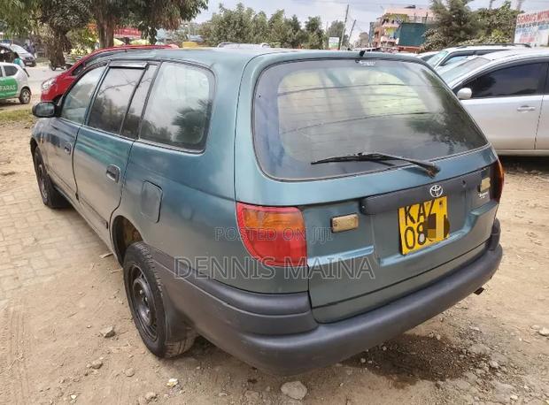 Toyota Caldina 2000 Blue