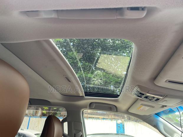 Toyota Land Cruiser Prado 2022 Gold