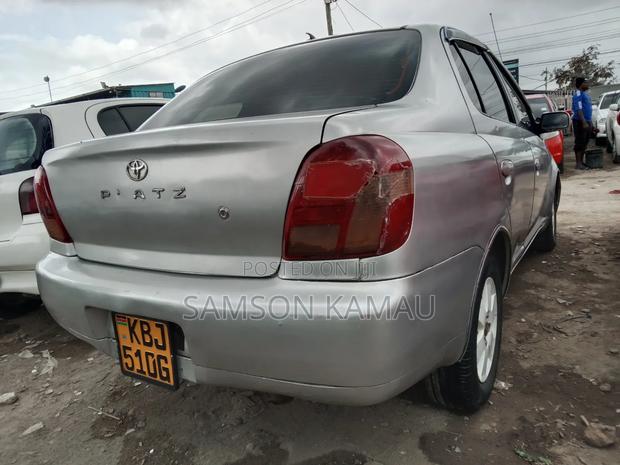 Toyota Platz 2004 Silver