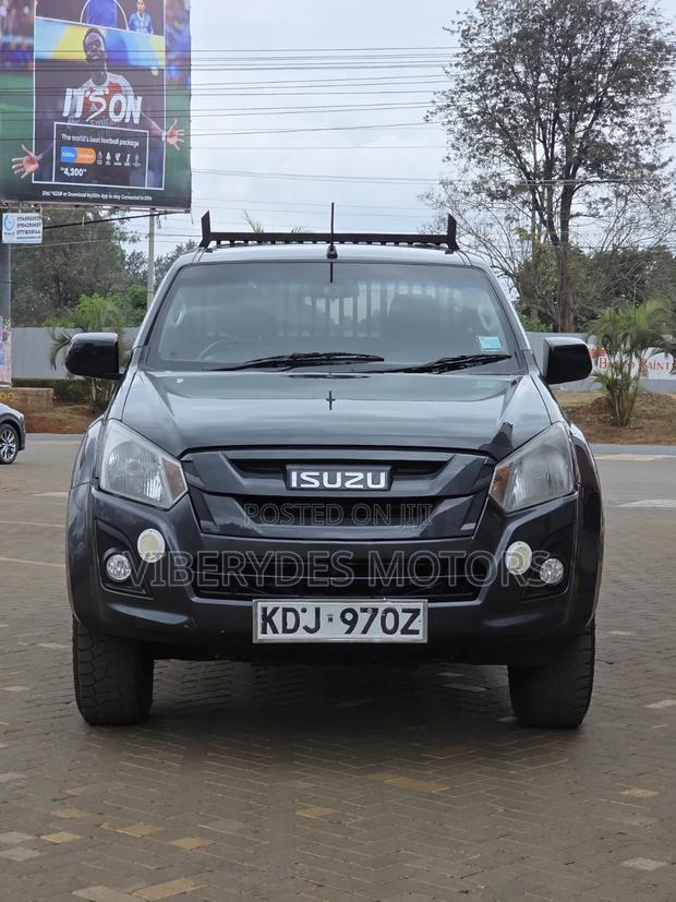 Isuzu D-MAX 2022 Gray