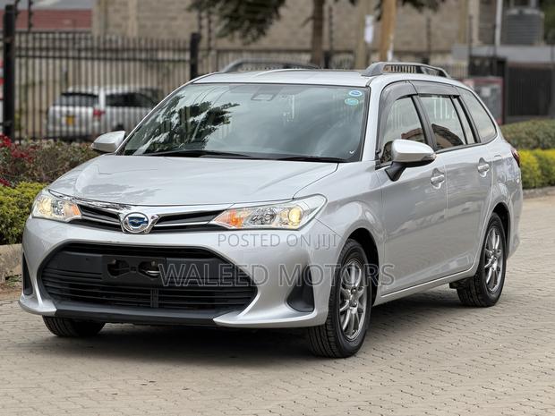 Toyota Corolla Fielder 2020 Silver