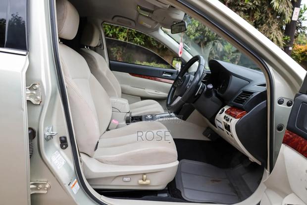Subaru Outback 2010 Beige