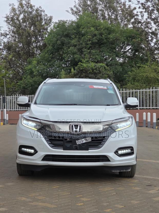 Honda Vezel 2019 Silver