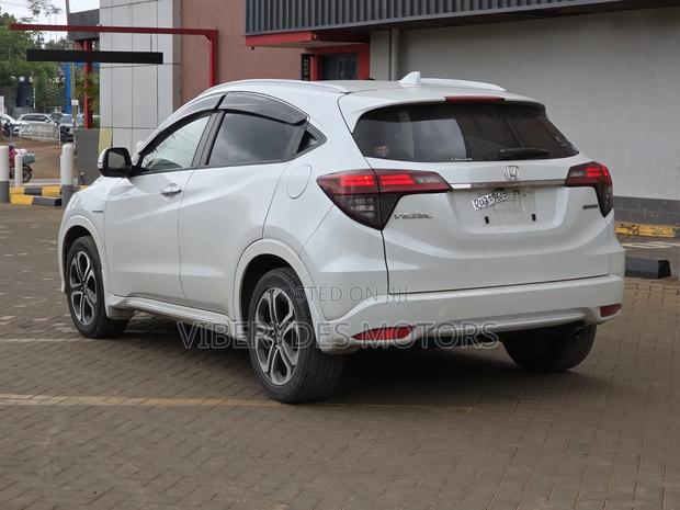 Honda Vezel 2019 Silver