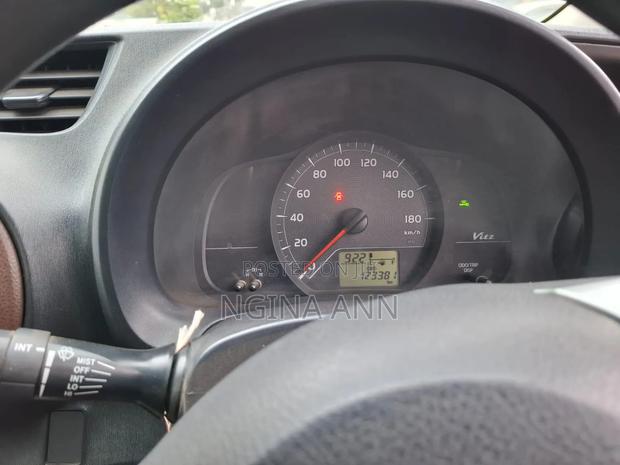 Toyota Vitz 2011 Blue