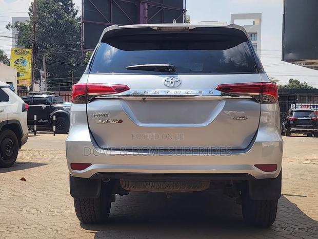 Toyota Fortuner 2.8 D AWD 2018 Silver