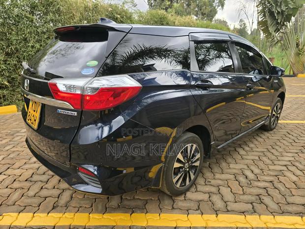 Honda Fit Shuttle 2018 Blue