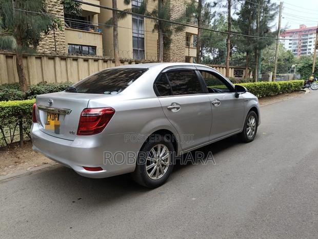 Toyota Axio 1.5 Hybrid 2WD 2017 Silver