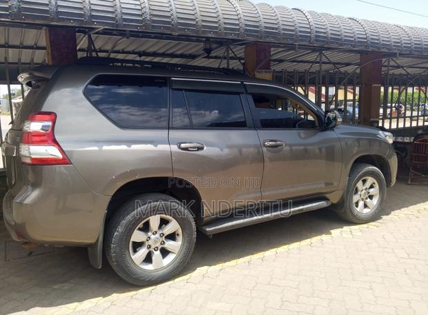Toyota Land Cruiser Prado 2016 Brown