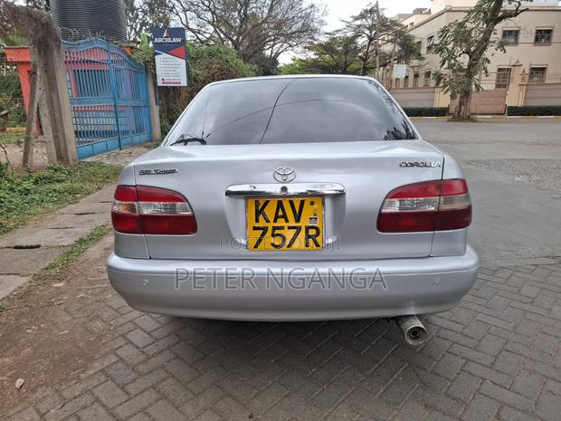 Toyota Corolla 2000 Silver