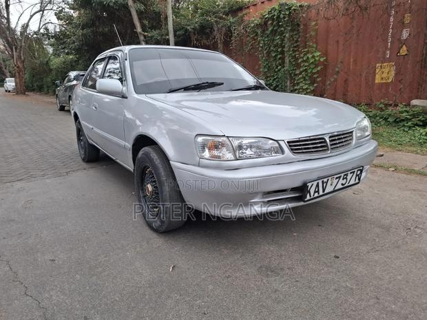 Toyota Corolla 2000 Silver