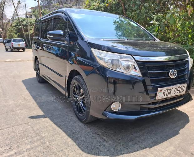 Toyota Noah 2015 Black