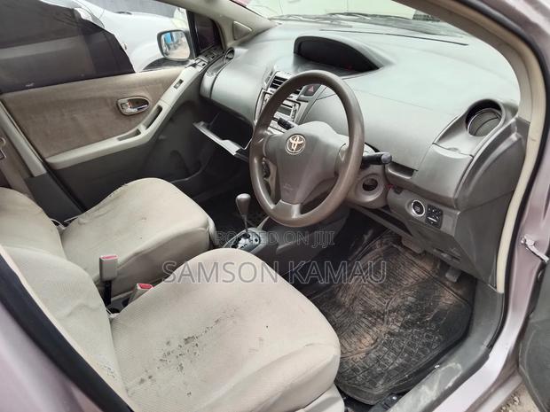 Toyota Vitz 2009 Pink