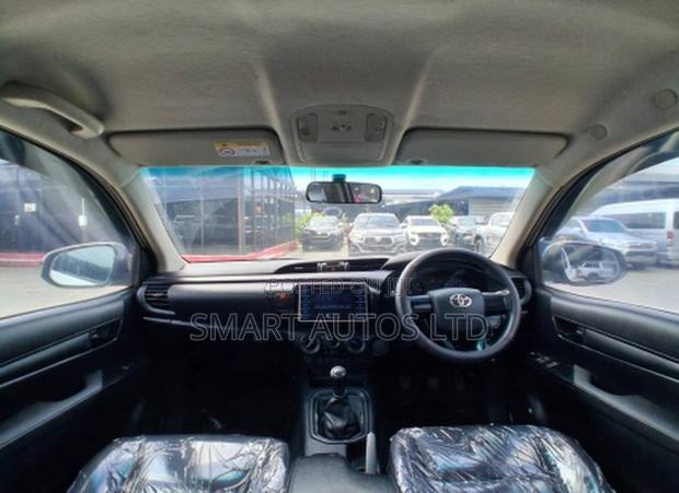 Toyota Hilux Revo Smart Cab Deisel 2.4 RWD 2019 Off white