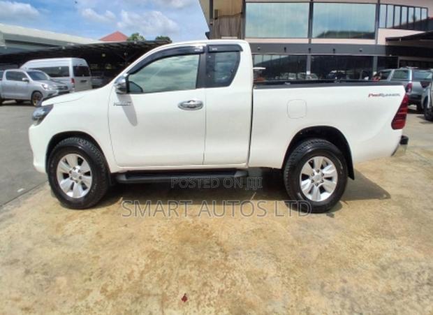 Toyota Hilux Revo Smart Cab Deisel 2.4 RWD 2019 Off white