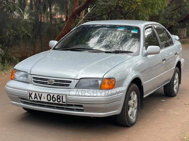 Toyota Corsa 2000 Silver