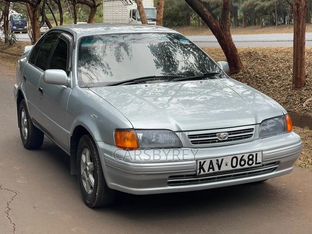 Toyota Corsa 2000 Silver