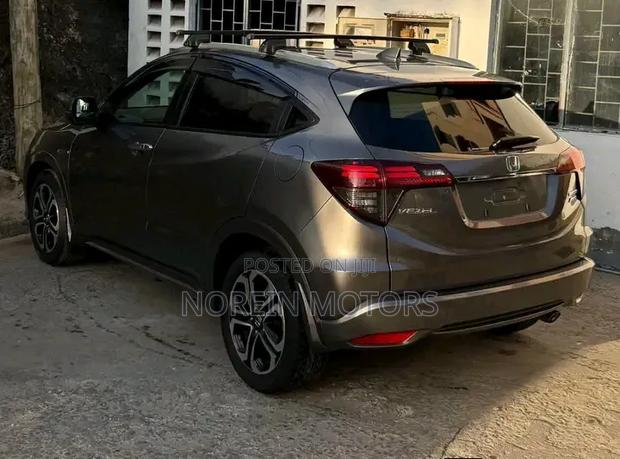Honda Vezel 1.5 Hybrid 4WD 2019 Matt Black