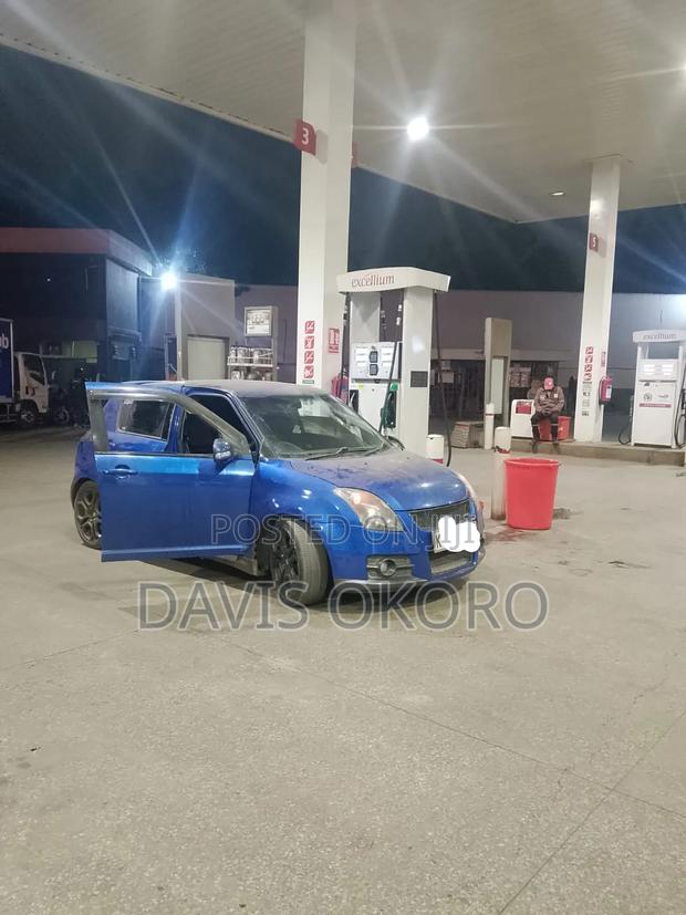 Suzuki Swift 2010 Blue