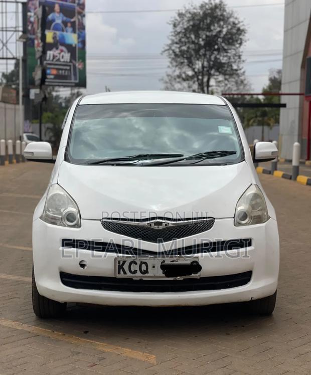 Toyota Ractis 1.3 FWD 2010 White